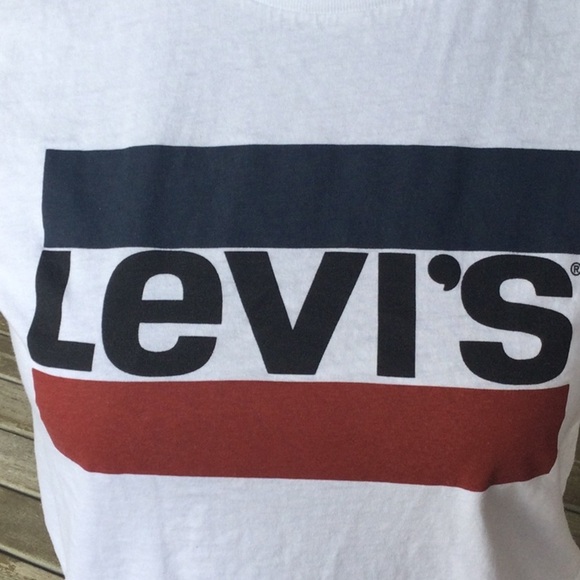 Levi’s tee size  S - Picture 4 of 5